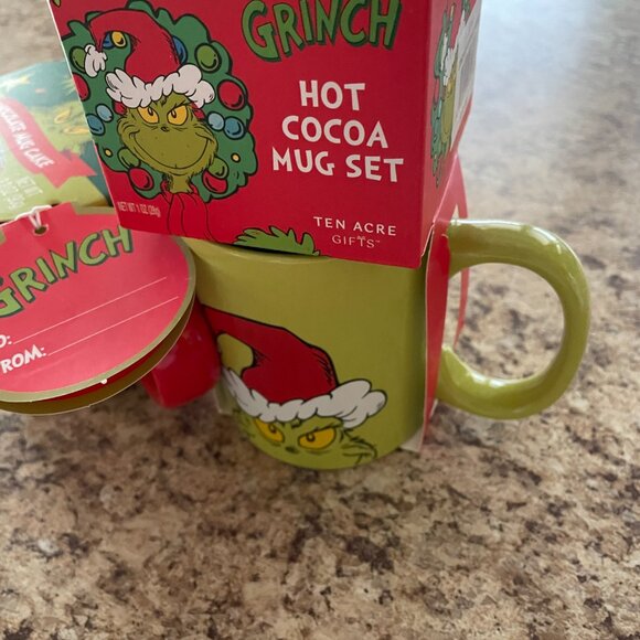 COLLECTIBLE Dr Seuss Grinch Holiday Christmas Mugs! The Grinch Drinkware - Picture 3 of 8